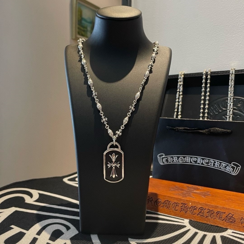 Ch**me He**ts necklaces